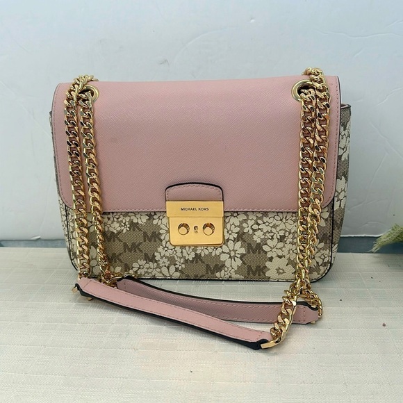 MICHAEL KORS Brandi MK Monogram Floral Flap Bag Pink Saffiano Leather Gold Chain - Picture 1 of 9